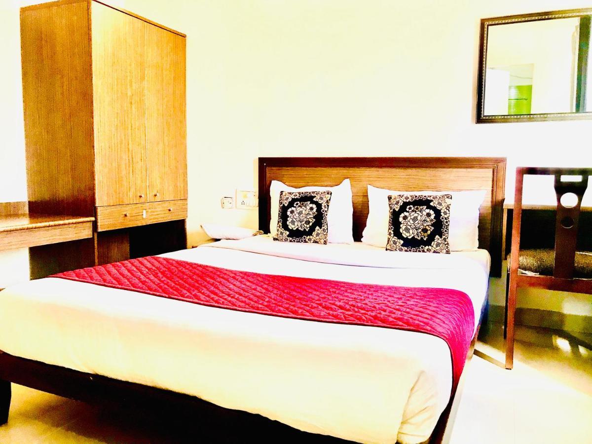 Hotel Half Moon Τσενάι Εξωτερικό φωτογραφία